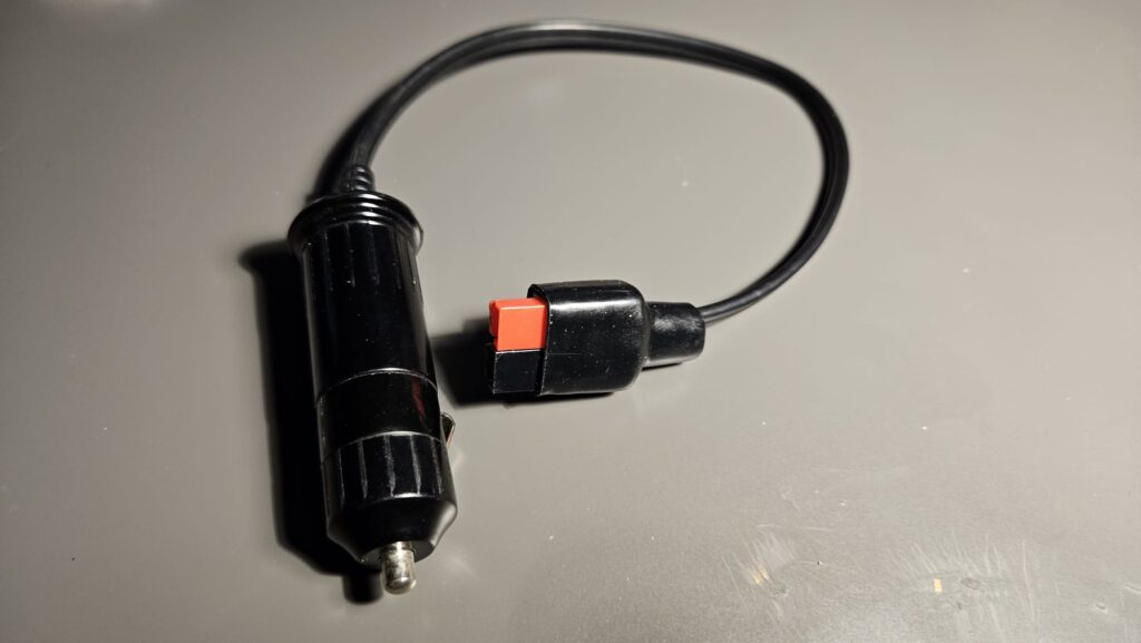 Un adattatore autocostruito powerpole per auto